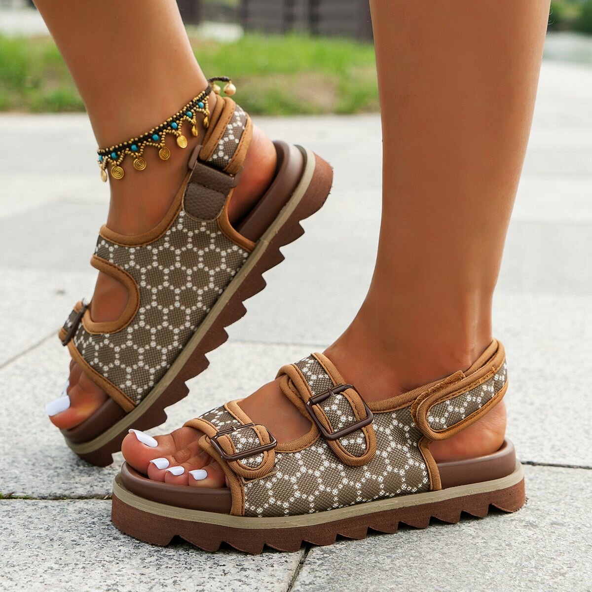 Ladies sandals