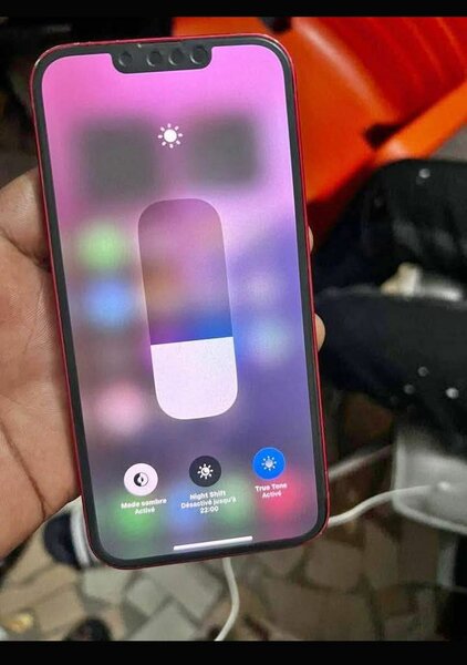 iPhone rouge 128 Go