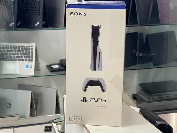 PLAYSTATION 5 SLIM