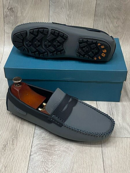Mocassins Gris Élégants Homme