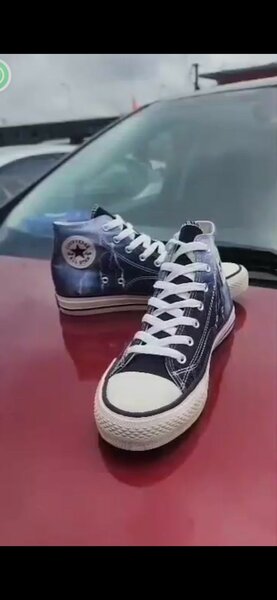 Baskets montantes imprimées héros