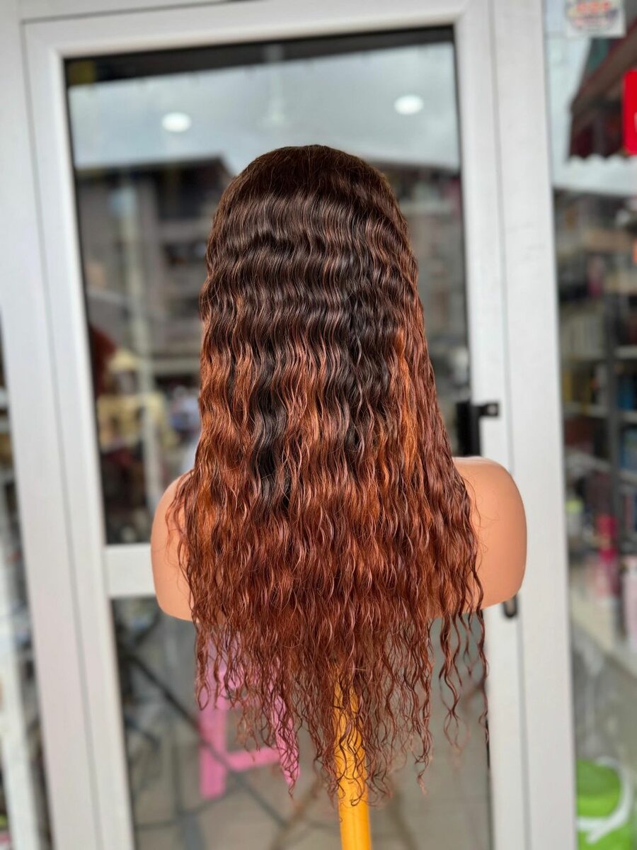 Perruque ondulée dentelle