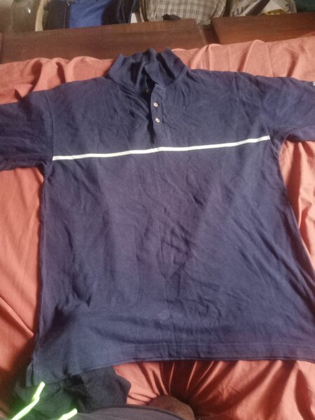 Pol en coton avec col boutonné