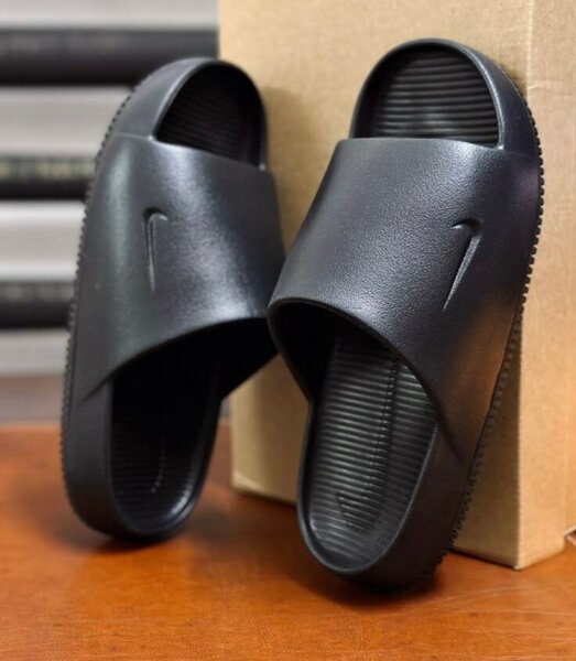 Claquettes confort noires