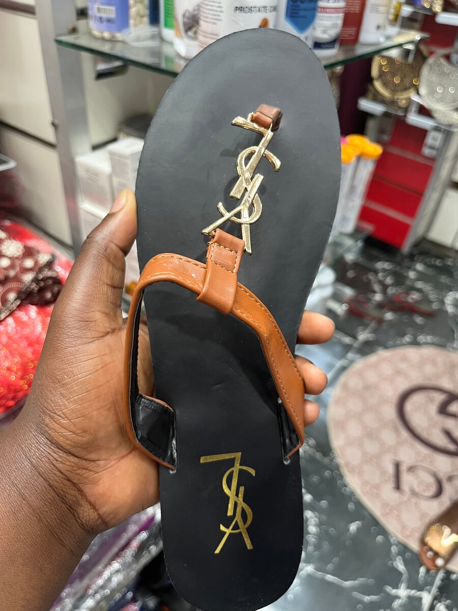 Tongs élégantes pour femmes