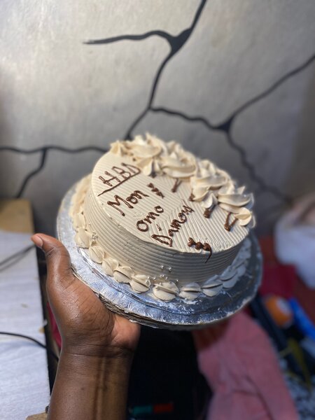 Gâteau d'anniversaire crème