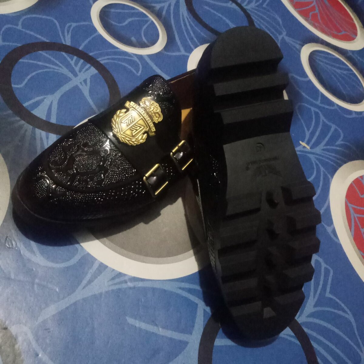 Fashion shoe /Store rejected shoe / size 42