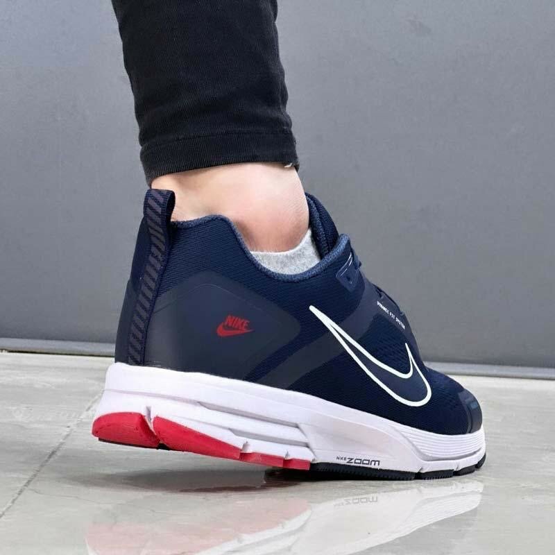 Chaussures de sport bleu marine