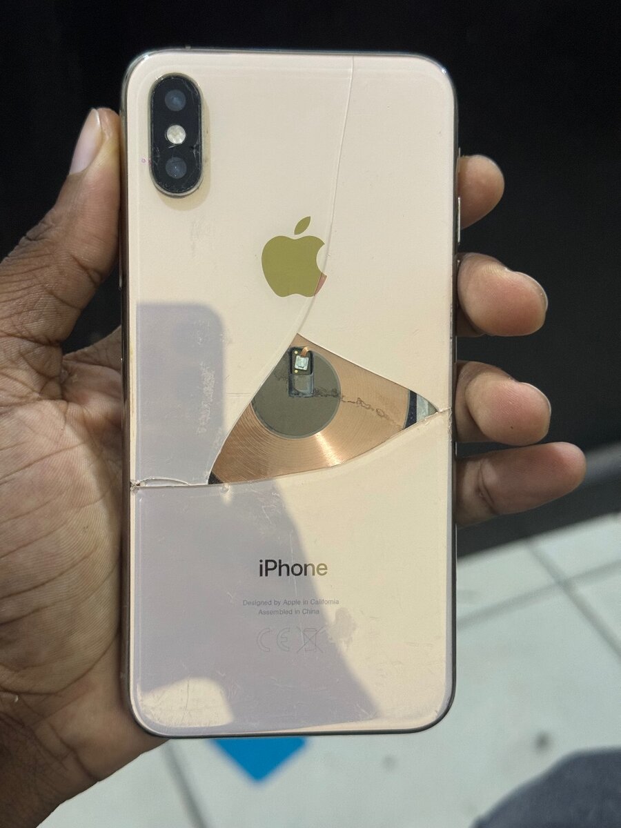 iPhone XS Bloqué sur Icloud