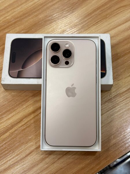 iPhone 16 pro max dessert