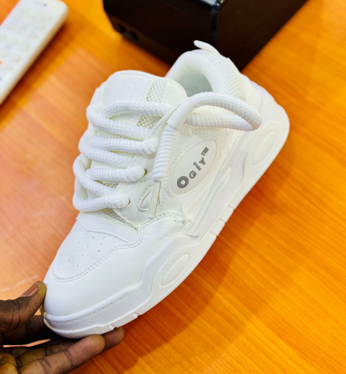 Baskets blanches modernes