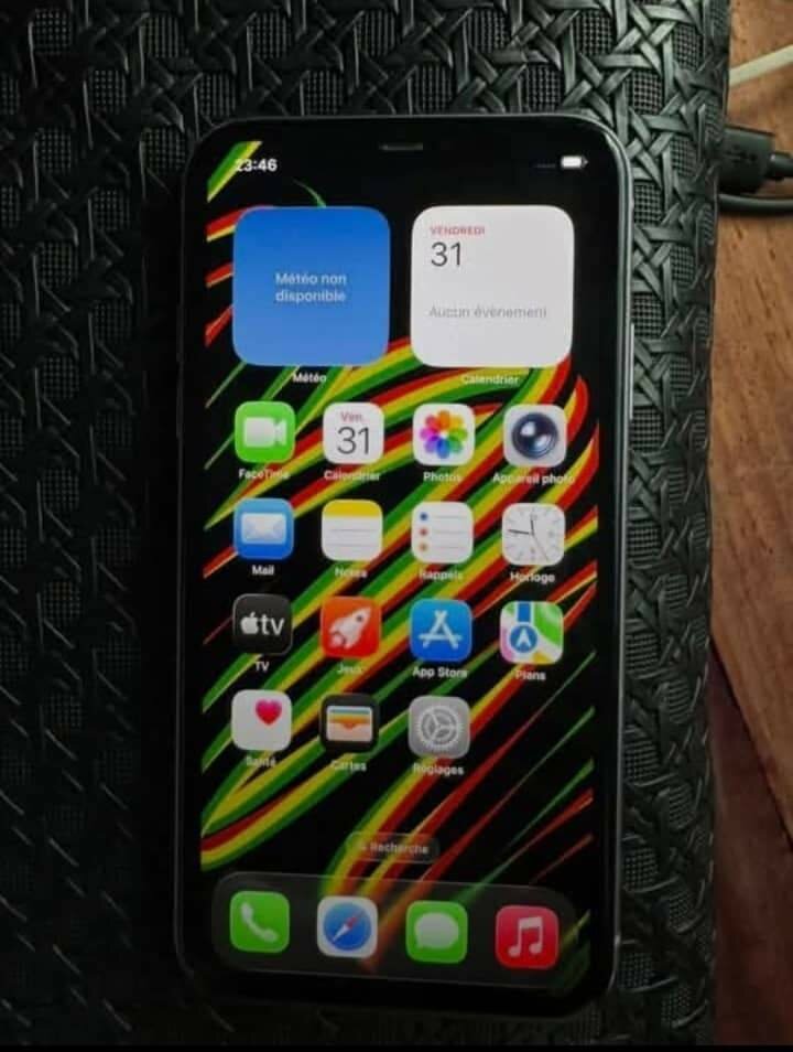 iPhone avec accessoires