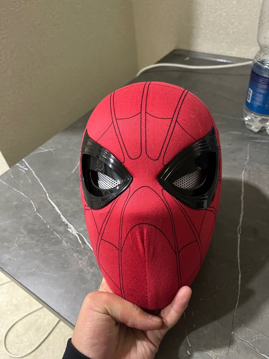 Продаю новую маску человека паука в хорошем качестве
