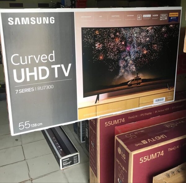 Samsung curved UHD tv
