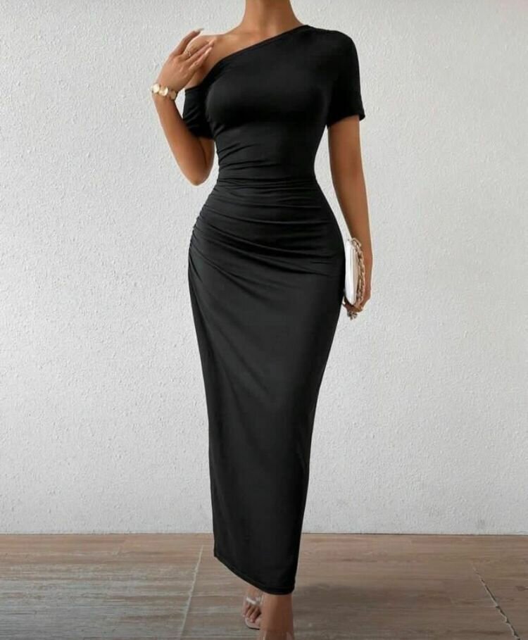Robe longue élégante noire