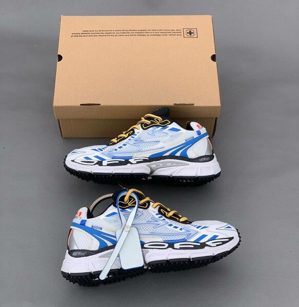 Chaussures de course légères