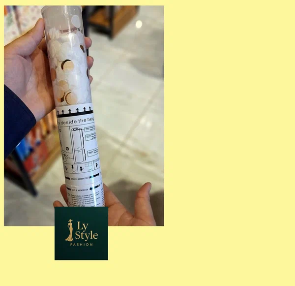 Confettis en or et blanc