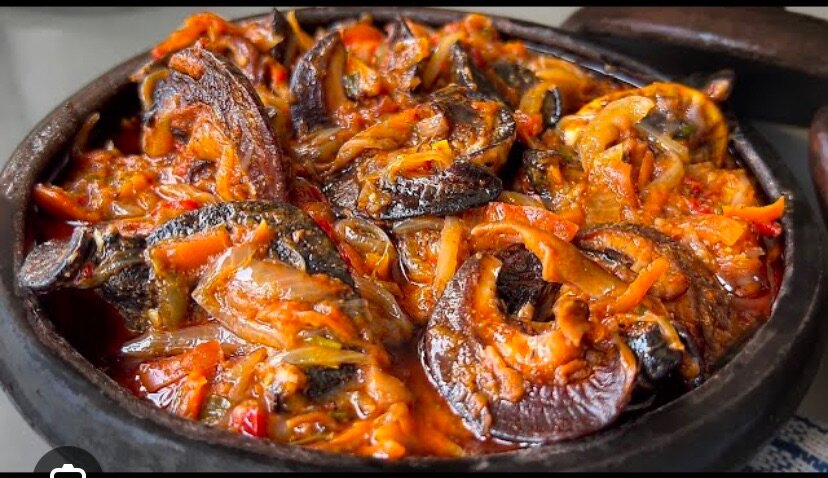 Escargot sauté avec attieke