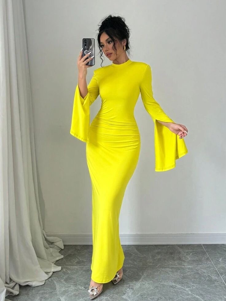 Robe Élégante Asymétrique