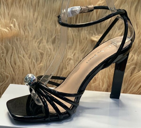 Sandales à talons élégantes