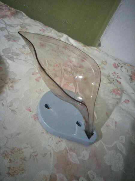 Leaf soap stand
