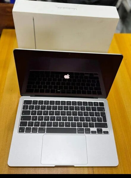 MacBook Air 13" 8GB RAM