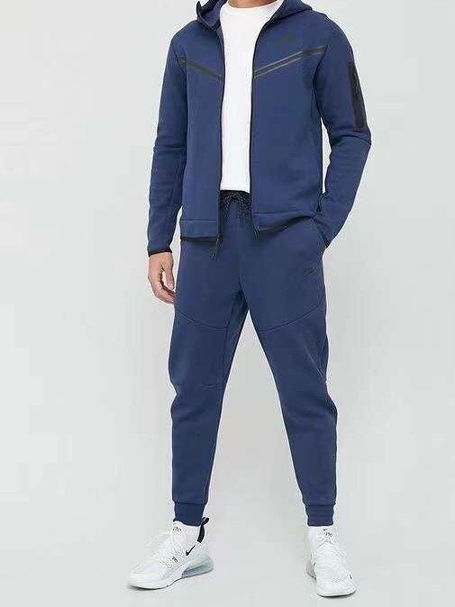 Survêtement Nike tech