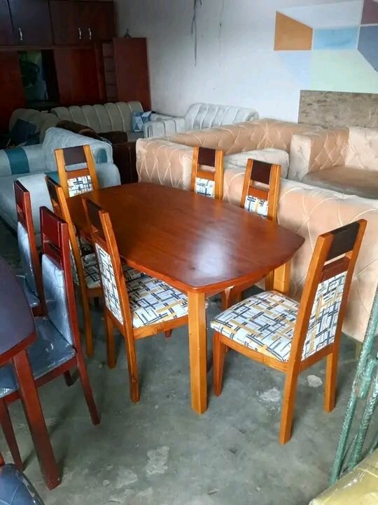 Table et Chaises en Bois