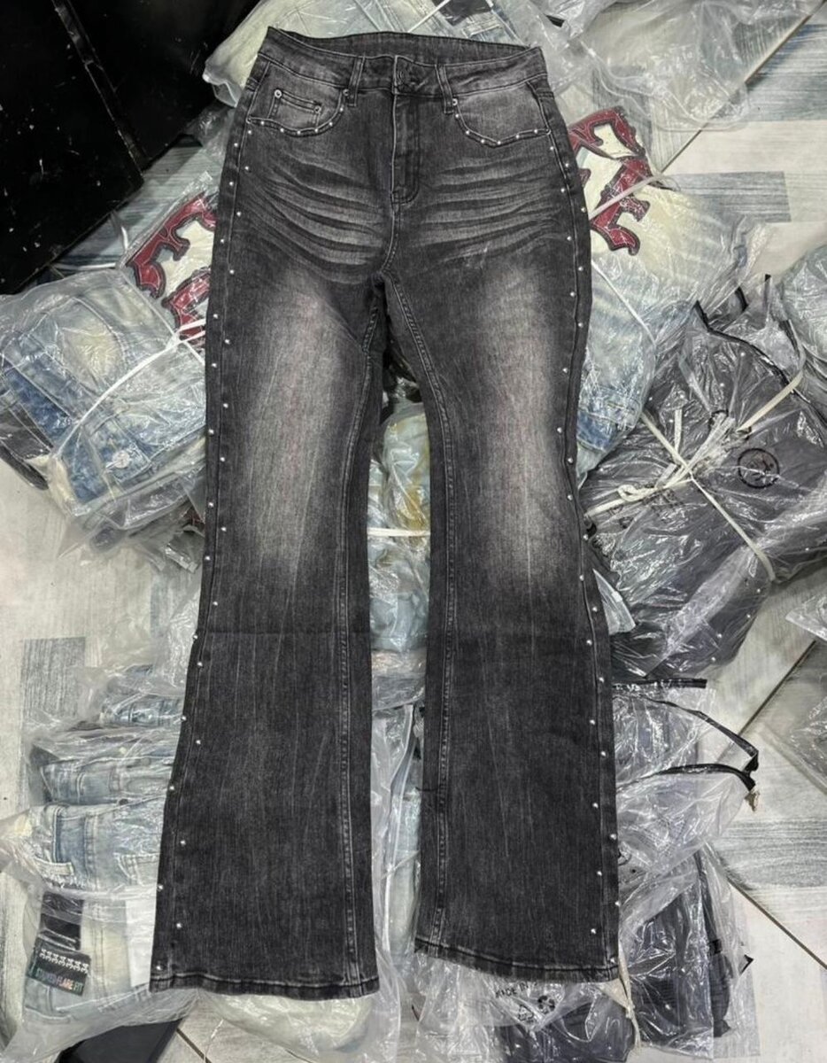 Jeans Slim Fit Clouté