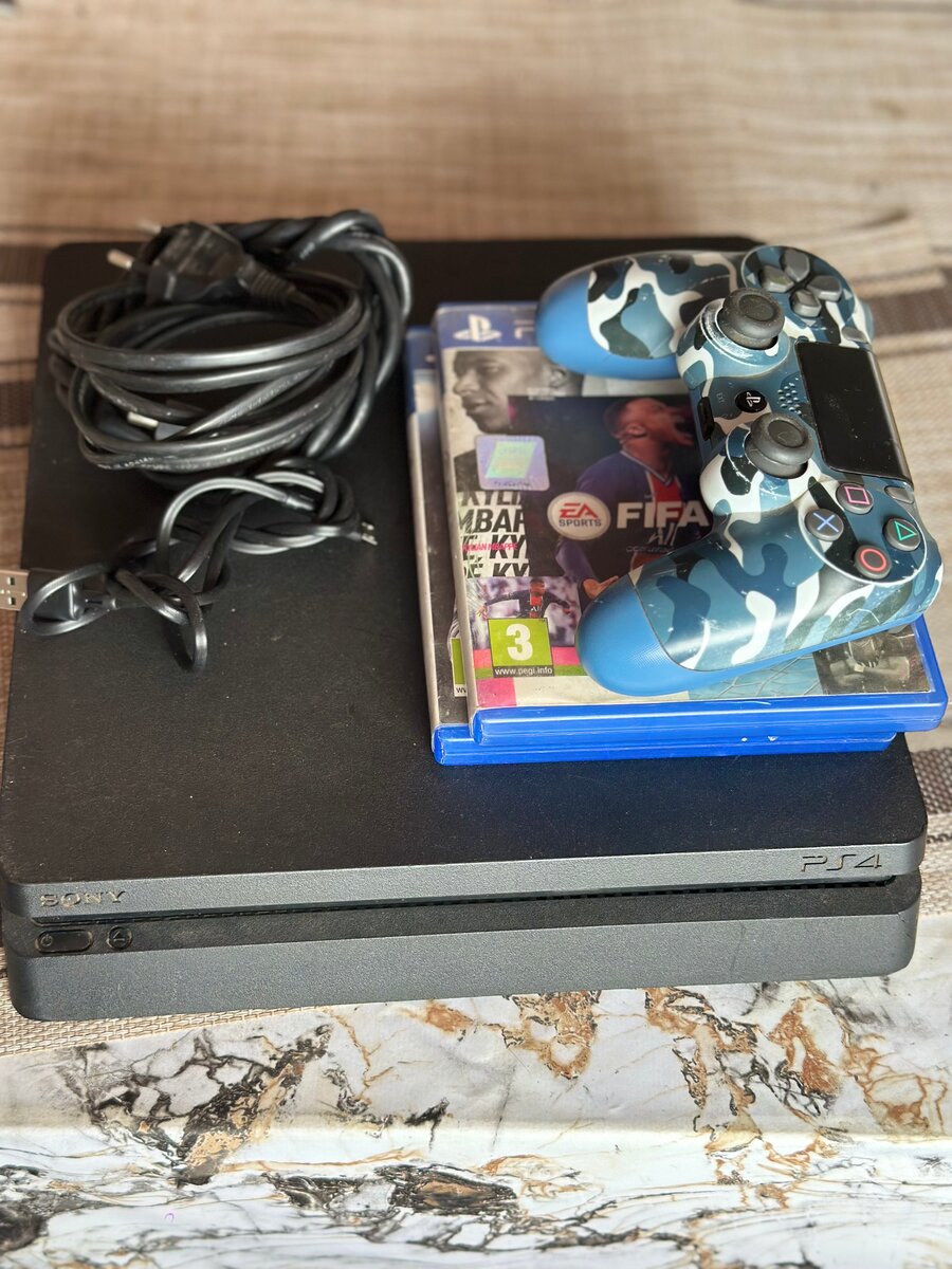 PlayStation 4 slim