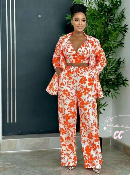 Ensemble floral élégant femme