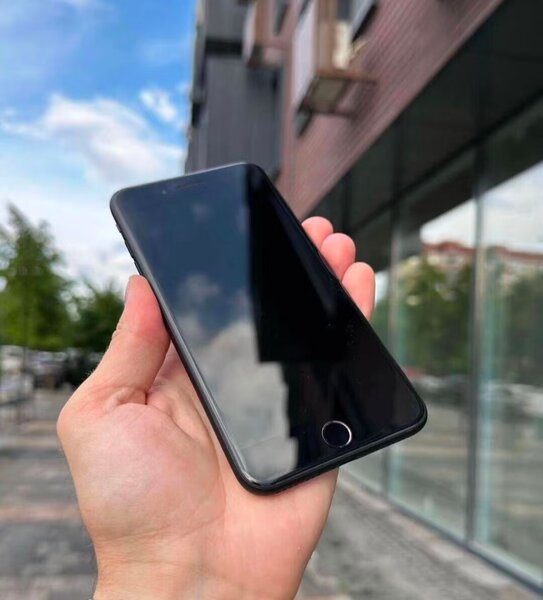 iPhone 8 plus 128G