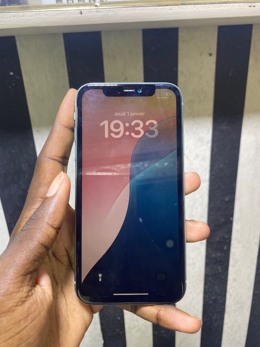iPhone 11 simple