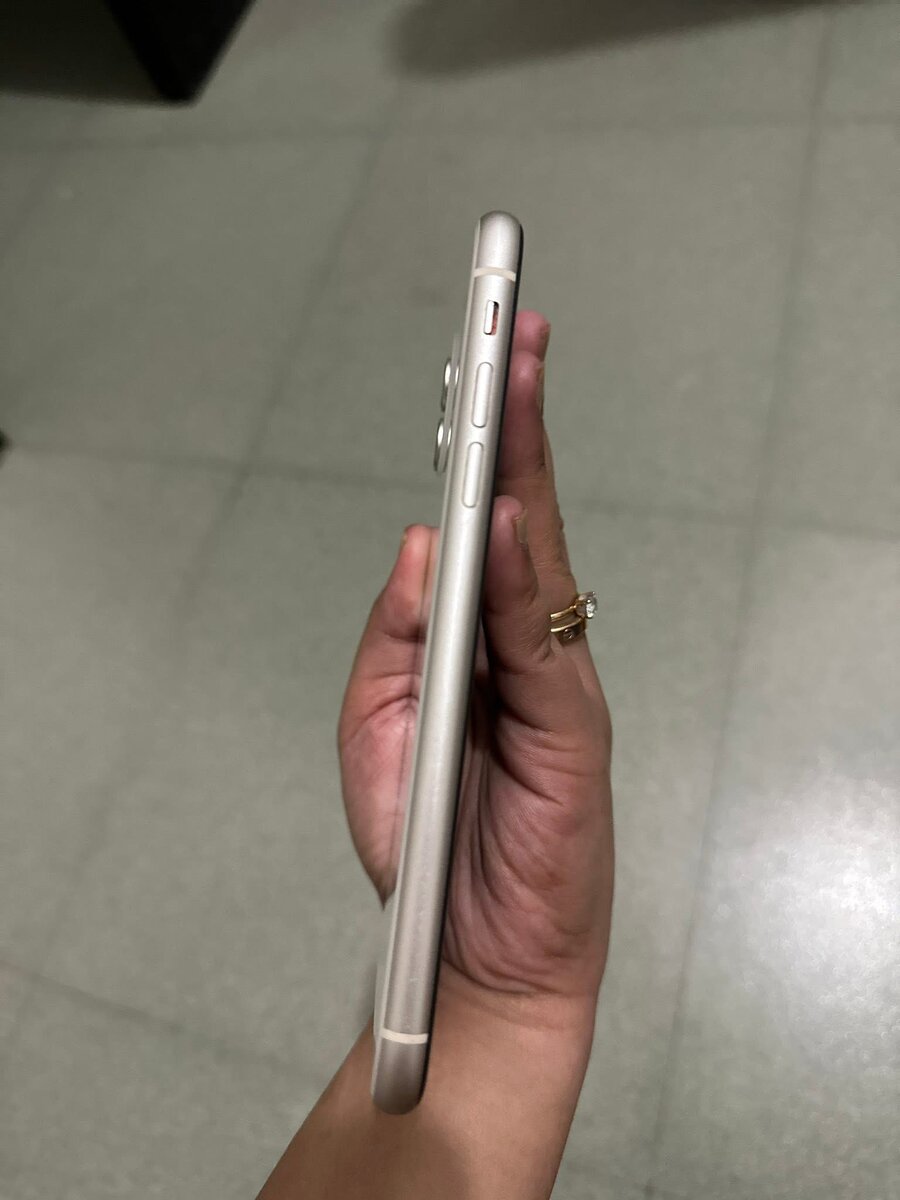 iPhone 11 Blanc élégant