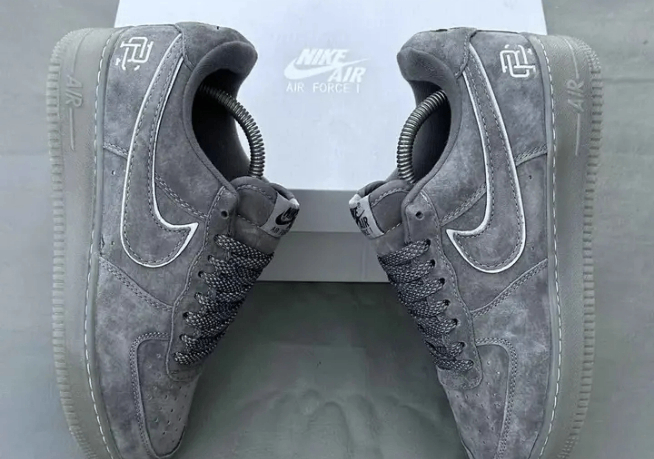 Baskets Nike Air Force 1 Gris