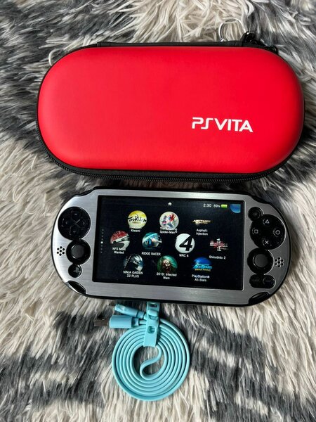 PSVITA SLIM Craqué