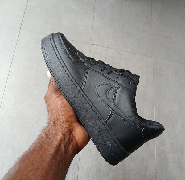 Baskets noires en cuir classiques