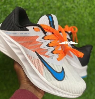 Nike sneakers orange