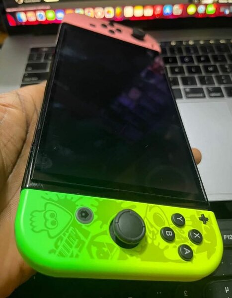 Console de jeu Joy-Con colorée