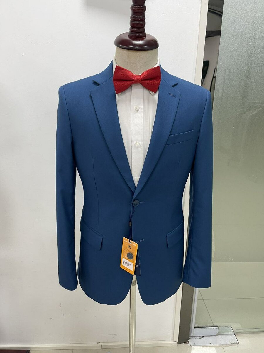 Costume élégant homme