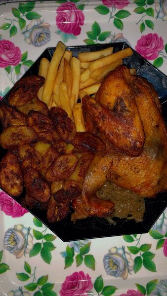 alloco + Fritte+ poulet grillé