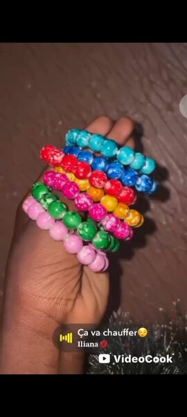 Bracelets colorés en perles