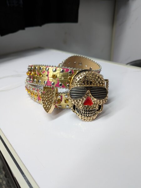 Ceinture rock avec boucle crâne