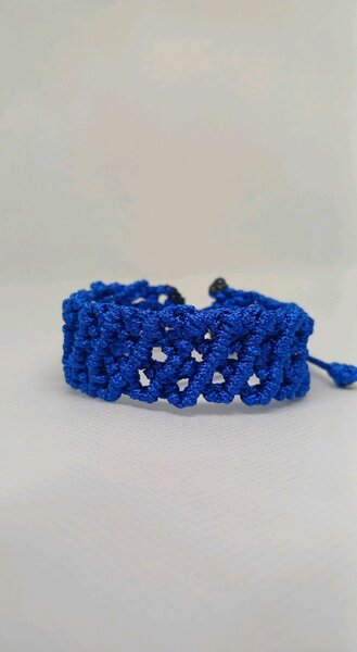 Thread bracelet