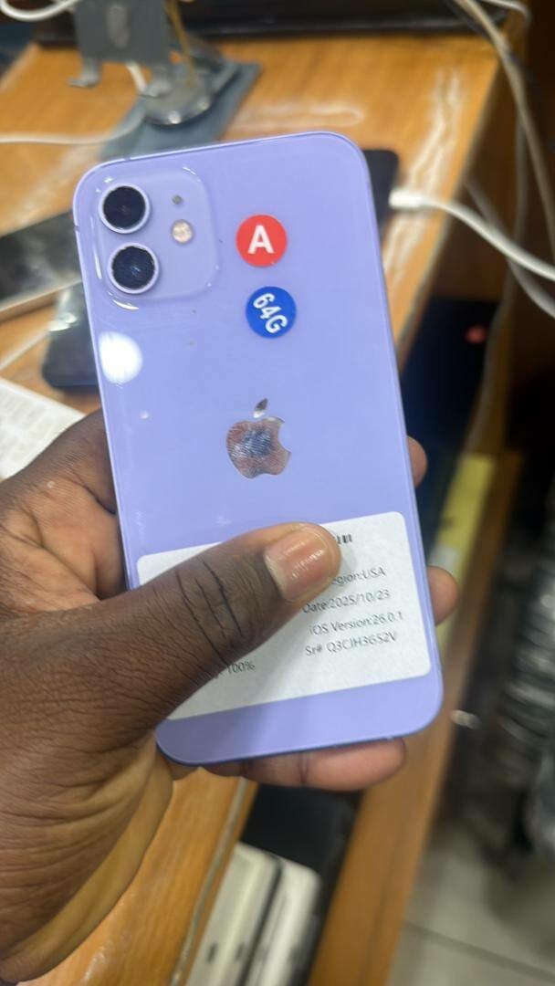 iPhone élégant 12 simple 64 Go