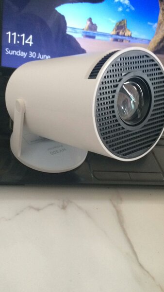 Hy300 smart projector