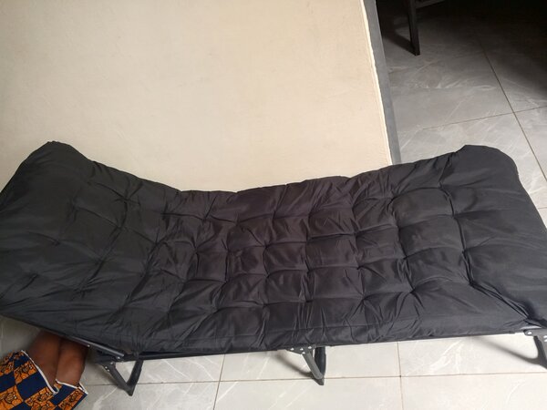 Lit de camp pliable confortable