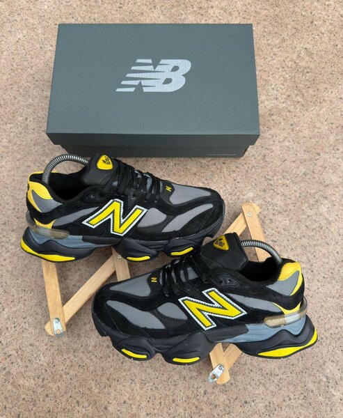 Baskets New Balance Noires et Jaunes