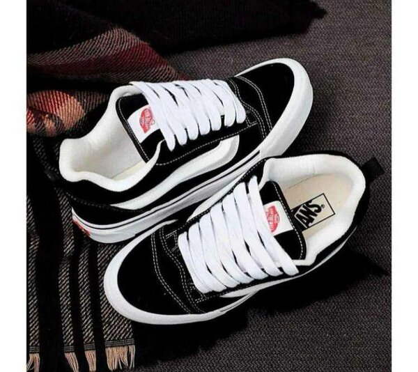 VANS KNU SKOOL