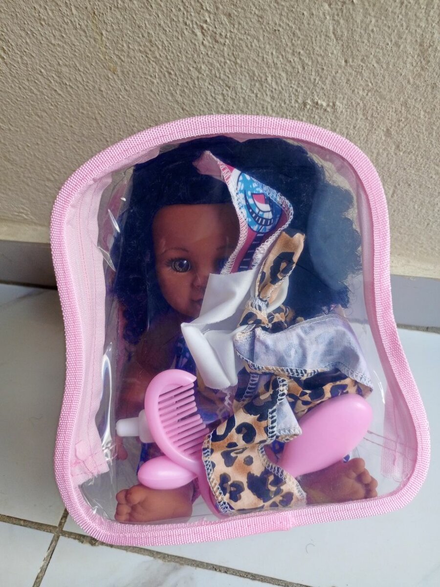Poupée africaine 30cm avec accessoires et tenue de rechange